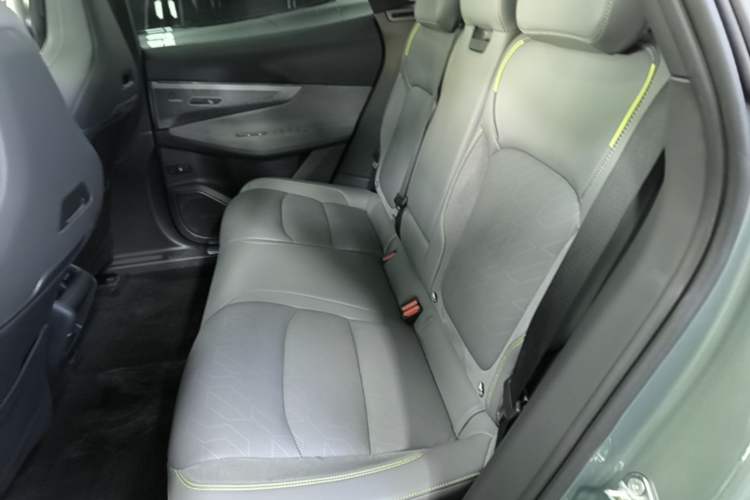 Used Lynk & Co 08 EM-P 2023 220km All-Wheel-Drive Performance Halo Left Rear Seat