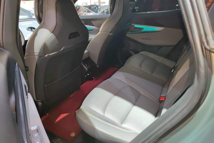 Used Lynk & Co 08 EM-P 2023 220 km Limited-Time Edition Left Rear Seat