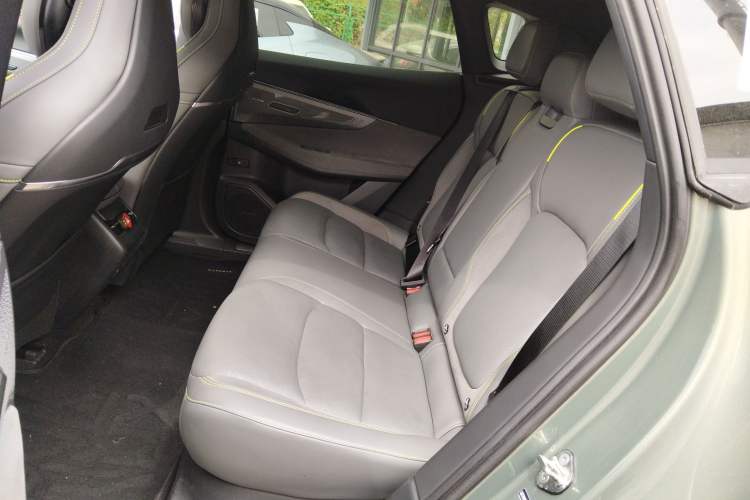 Used Lynk & Co 08 EM-P 2023 220km All-Wheel-Drive Performance Halo Left Rear Seat