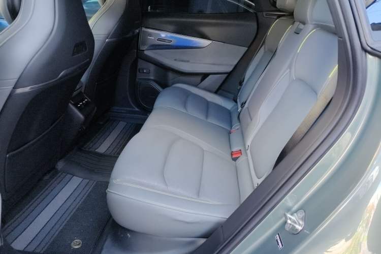 Used Lynk & Co 08 EM-P 2023 220km All-Wheel-Drive Performance Halo Left Rear Seat