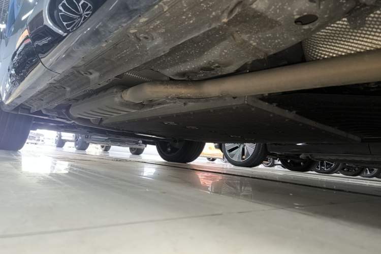 Used Lynk & Co 08 EM-P 2023 220km All-Wheel-Drive Performance Halo Left Side Sill