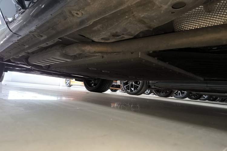 Used Lynk & Co 08 EM-P 2023 220km All-Wheel-Drive Performance Halo Left Side Sill