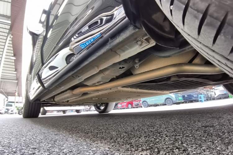 Used Lynk & Co 08 EM-P 2023 220km All-Wheel-Drive Performance Halo Left Side Sill