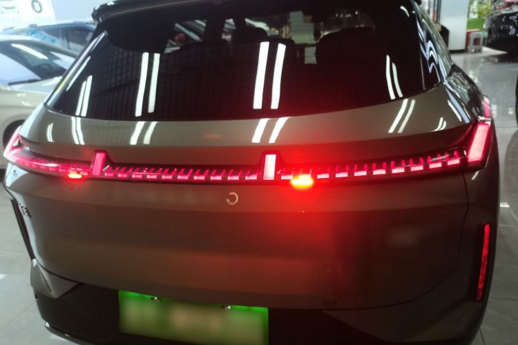Used Lynk & Co 08 EM-P 2023 220km All-Wheel-Drive Performance Halo Rear