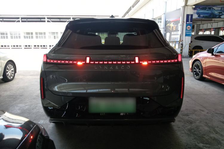 Used Lynk & Co 08 EM-P 2023 220km All-Wheel-Drive Performance Halo Rear