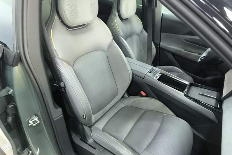 Used Lynk & Co 08 EM-P 2023 220km All-Wheel-Drive Performance Halo Right Front Seat