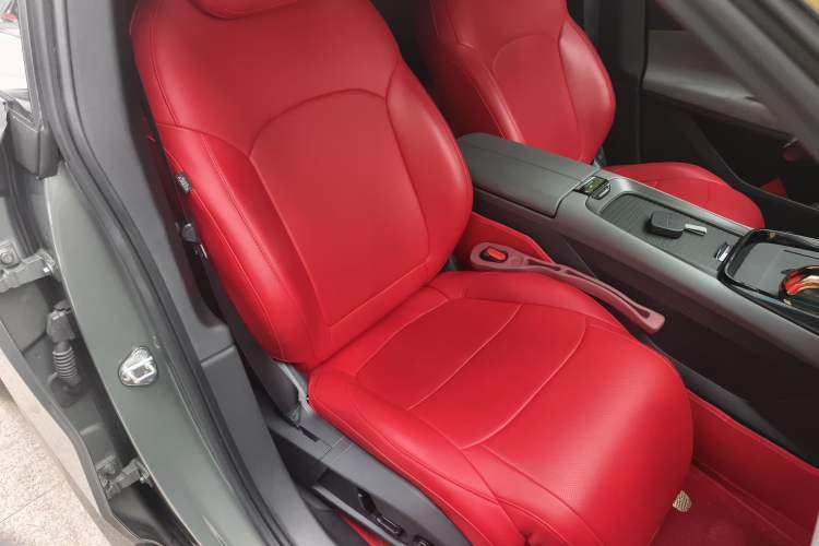Used Lynk & Co 08 EM-P 2023 220 km Limited-Time Edition Right Front Seat