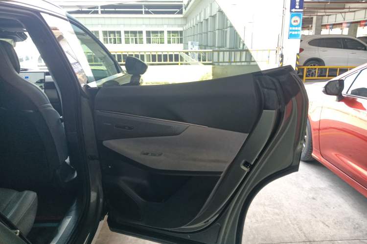 Used Lynk & Co 08 EM-P 2023 220km All-Wheel-Drive Performance Halo Right Rear Door Interior