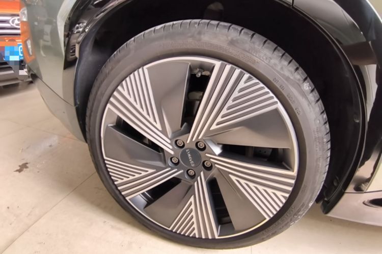Used Lynk & Co 08 EM-P 2023 220km All-Wheel-Drive Performance Halo Right Rear Wheel Hub