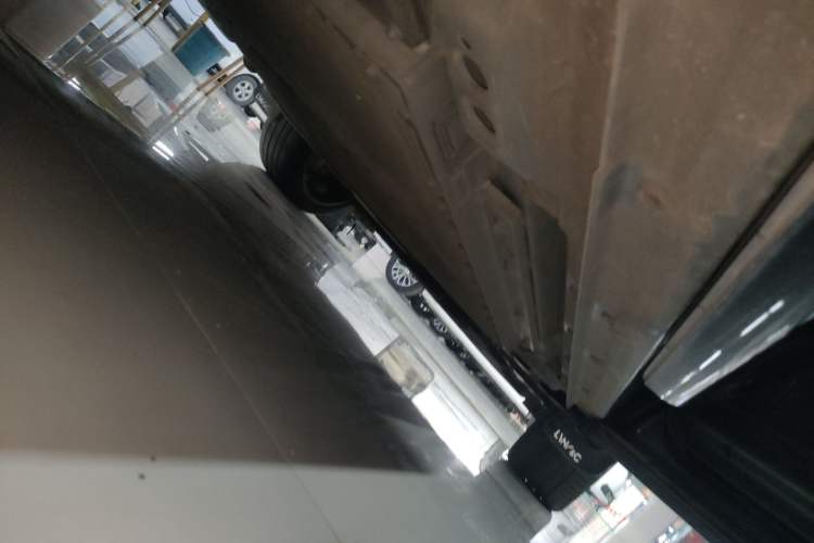 Used Lynk & Co 08 EM-P 2023 245km Ultra-Long Range Halo Right Side Sill