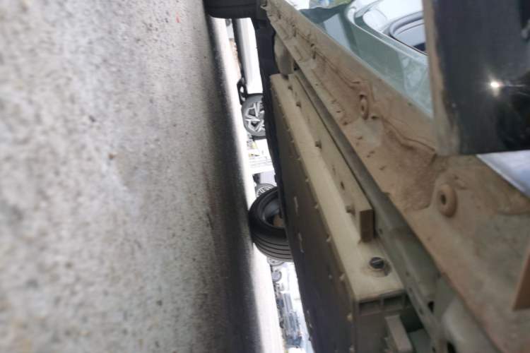 Used Lynk & Co 08 EM-P 2023 220km All-Wheel-Drive Performance Halo Right Side Sill