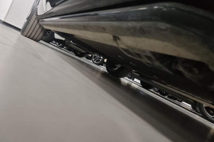Used Lynk & Co 08 EM-P 2023 220km All-Wheel-Drive Performance Halo Right Side Sill