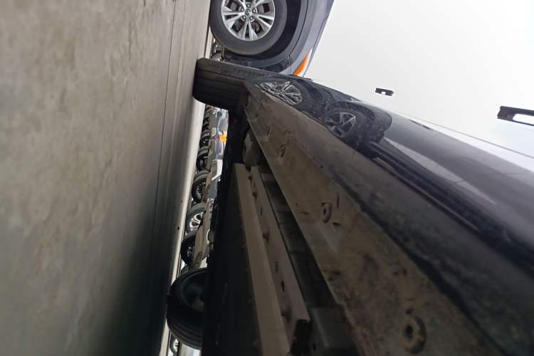 Used Lynk & Co 08 EM-P 2023 220km All-Wheel-Drive Performance Halo Right Side Sill
