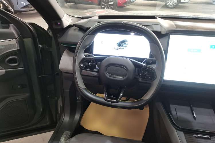 Used Lynk & Co 08 EM-P 2023 220km All-Wheel-Drive Performance Halo Steering Wheel