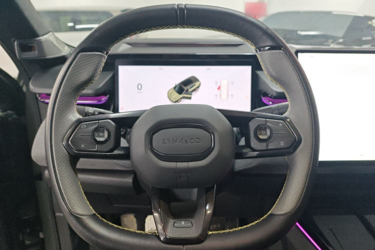 Used Lynk & Co 08 EM-P 2023 220km All-Wheel-Drive Performance Halo Steering Wheel