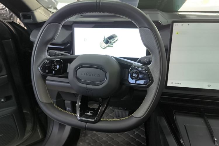Used Lynk & Co 08 EM-P 2023 220km All-Wheel-Drive Performance Halo Steering Wheel