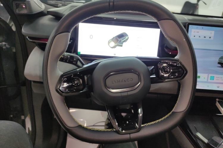 Used Lynk & Co 08 EM-P 2023 220km All-Wheel-Drive Performance Halo Steering Wheel