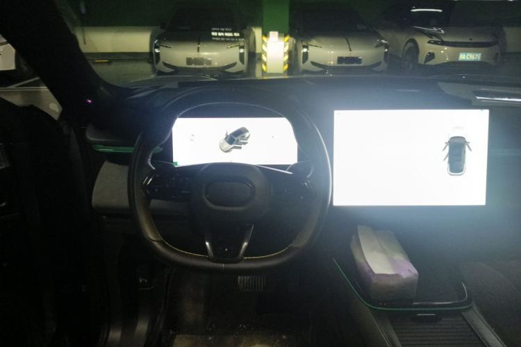 Used Lynk & Co 08 EM-P 2023 220km All-Wheel-Drive Performance Halo Steering Wheel