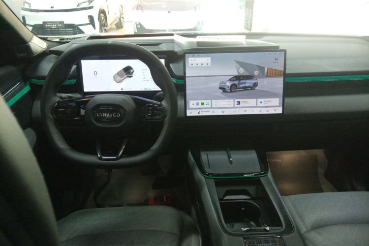 Used Lynk & Co 08 EM-P 2023 220km All-Wheel-Drive Performance Halo Steering Wheel