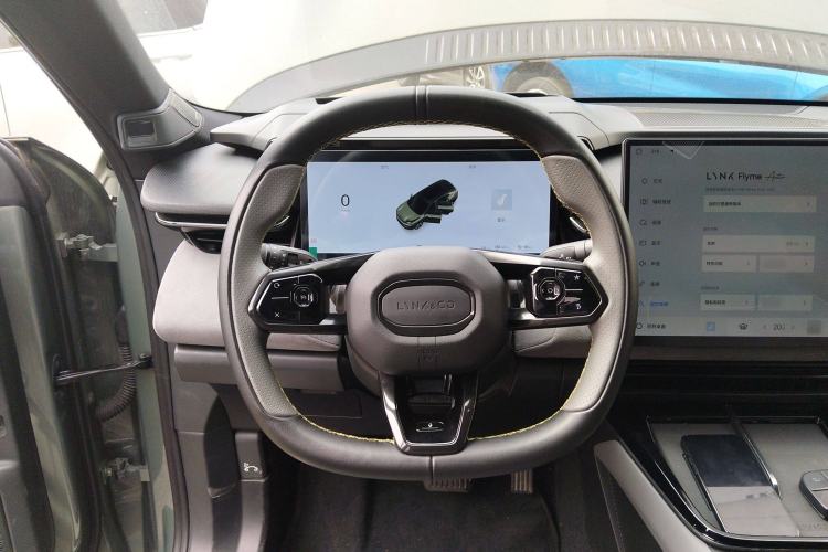 Used Lynk & Co 08 EM-P 2023 220km All-Wheel-Drive Performance Halo Steering Wheel