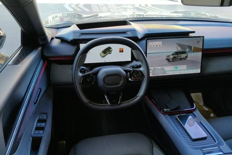 Used Lynk & Co 08 EM-P 2023 220km All-Wheel-Drive Performance Halo Steering Wheel