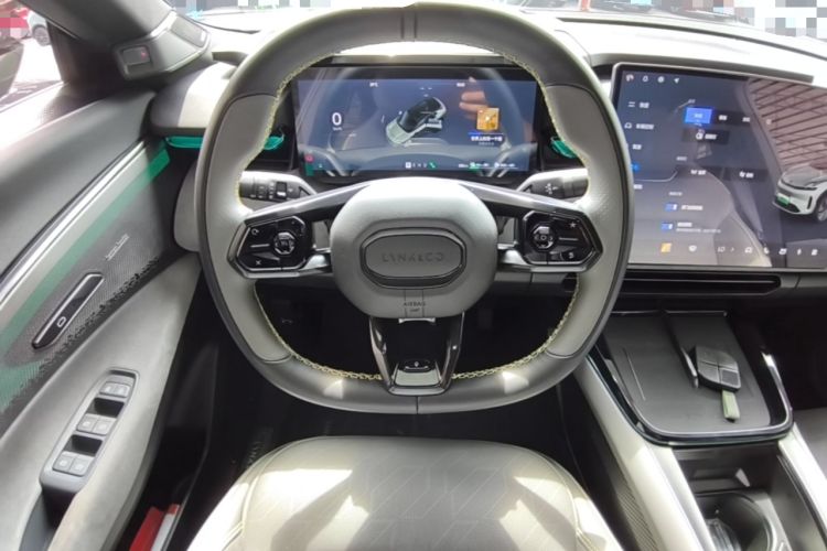 Used Lynk & Co 08 EM-P 2023 220km All-Wheel-Drive Performance Halo Steering Wheel
