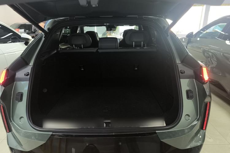 Used Lynk & Co 08 EM-P 2023 220km All-Wheel-Drive Performance Halo Trunk