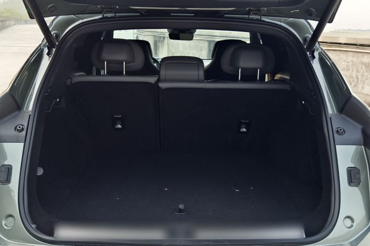 Used Lynk & Co 08 EM-P 2023 220km All-Wheel-Drive Performance Halo Trunk