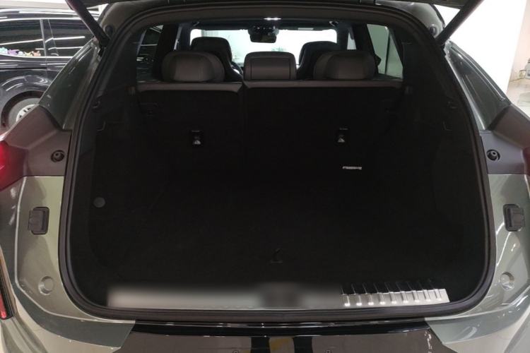 Used Lynk & Co 08 EM-P 2023 220km All-Wheel-Drive Performance Halo Trunk