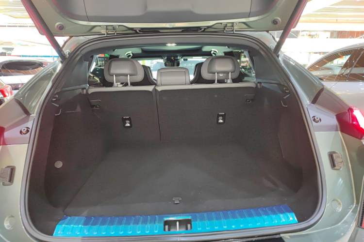 Used Lynk & Co 08 EM-P 2023 220 km Limited-Time Edition Trunk