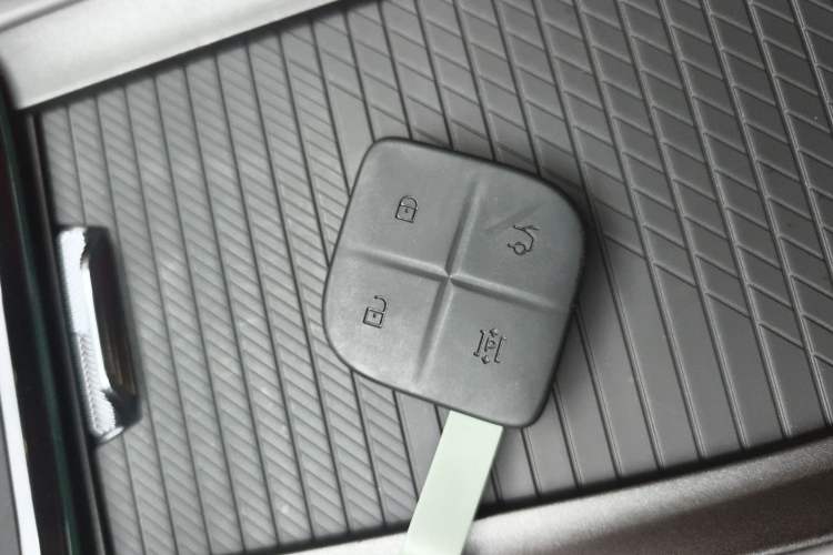 Used Lynk & Co 08 EM-P 2023 220 km Limited-Time Edition Vehicle Key