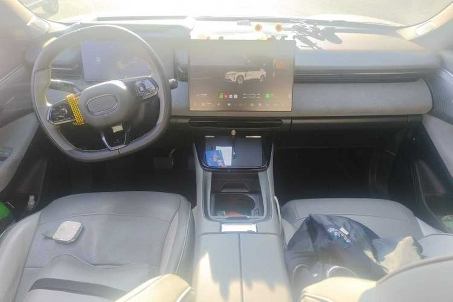 Used Lynk & Co 08 EM-P 2023 245km Ultra-Long Range Halo Center Console