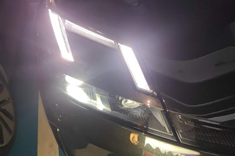Used Lynk & Co 08 EM-P 2023 245km Ultra-Long Range Halo Right Front Headlight