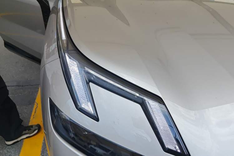 Used Lynk & Co 08 EM-P 2023 120km Long-Range Halo Right Front Headlight