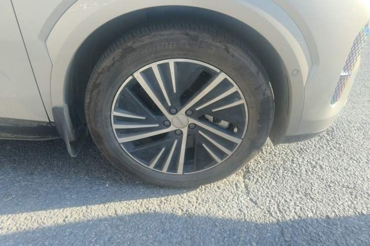Used Lynk & Co 08 EM-P 2023 245km Ultra-Long Range Halo Right Front Wheel Hub