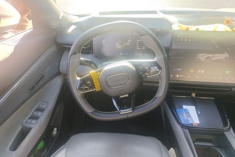 Used Lynk & Co 08 EM-P 2023 245km Ultra-Long Range Halo Steering Wheel