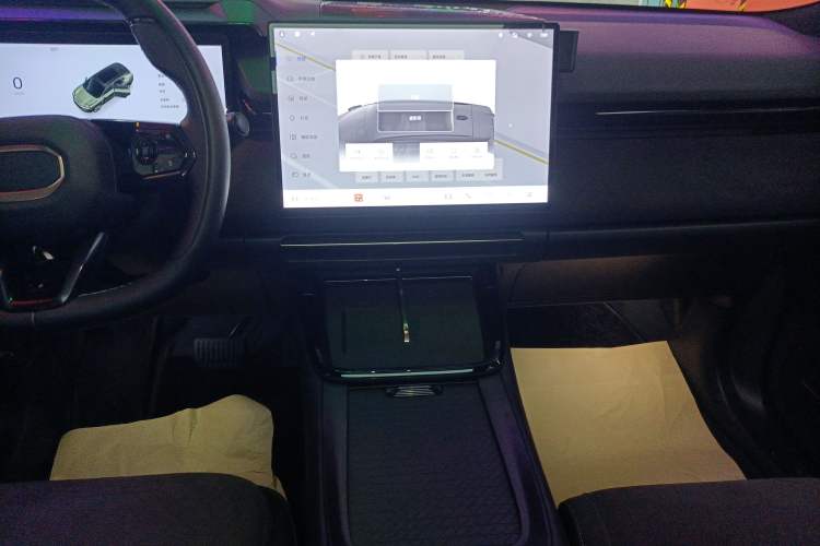 Used Lynk & Co 08 EM-P 2023 220 km Limited-Time Edition Audio And AC Panel