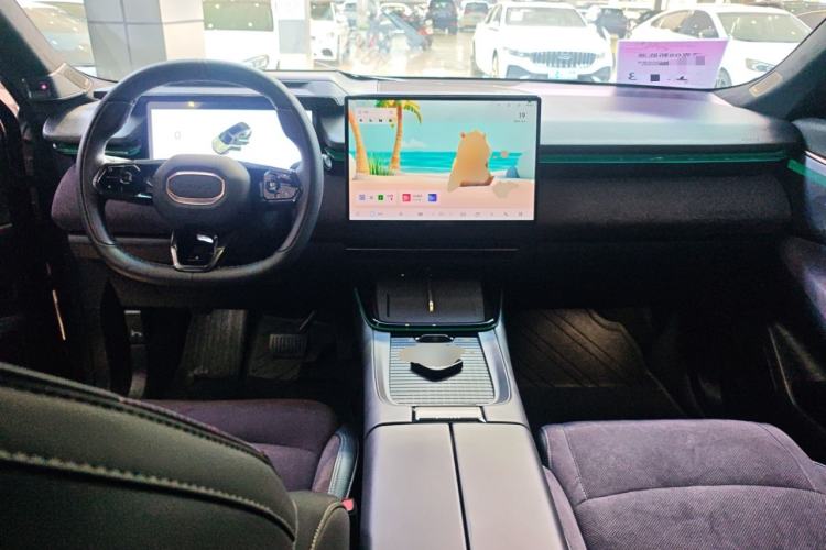 Used Lynk & Co 08 EM-P 2023 220 km Limited-Time Edition Center Console
