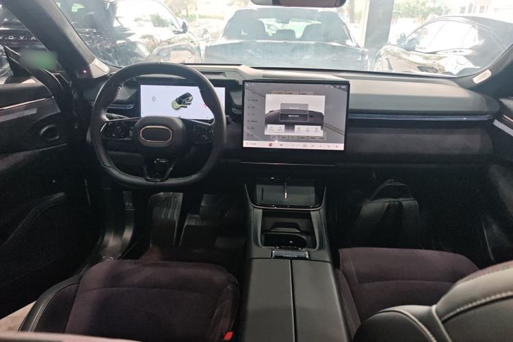 Used Lynk & Co 08 EM-P 2023 220 km Limited-Time Edition Center Console