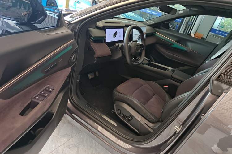 Used Lynk & Co 08 EM-P 2023 220 km Limited-Time Edition Driver Seat
