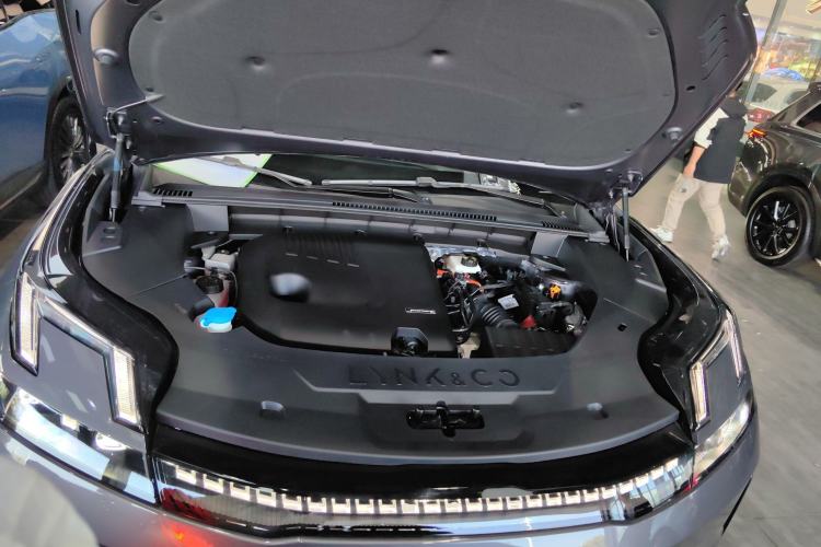 Used Lynk & Co 08 EM-P 2023 220 km Limited-Time Edition Engine Bay