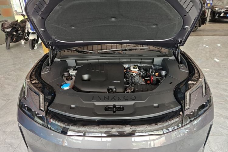 Used Lynk & Co 08 EM-P 2023 220 km Limited-Time Edition Engine Bay