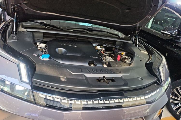 Used Lynk & Co 08 EM-P 2023 220 km Limited-Time Edition Engine Bay