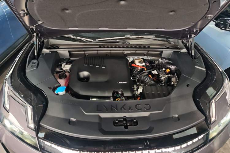 Used Lynk & Co 08 EM-P 2023 220 km Limited-Time Edition Engine Bay