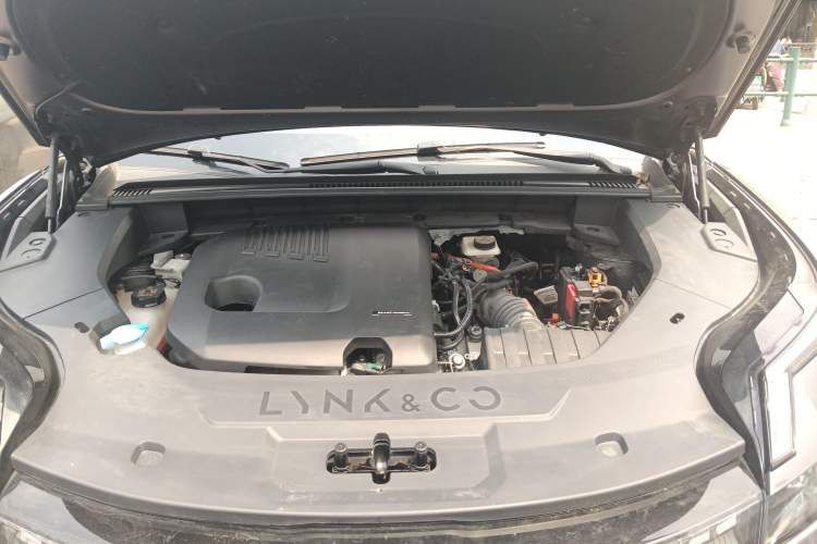 Used Lynk & Co 08 EM-P 2023 220 km Limited-Time Edition Engine Bay