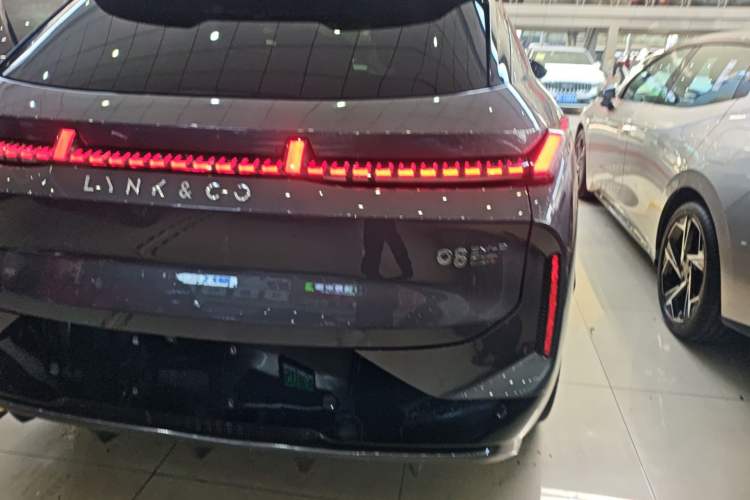 Used Lynk & Co 08 EM-P 2023 220 km Limited-Time Edition Exterior 3