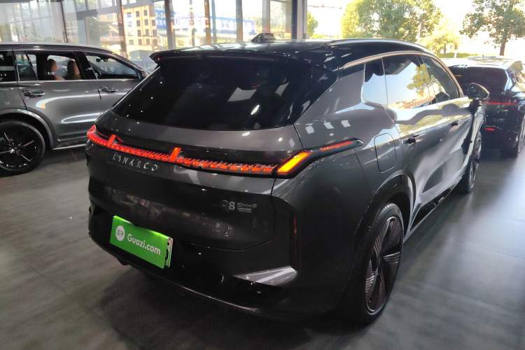 Used Lynk & Co 08 EM-P 2023 220 km Limited-Time Edition Exterior 5