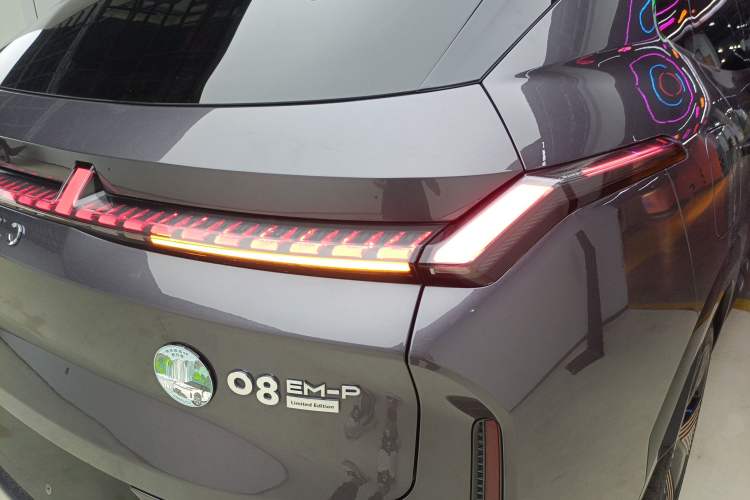 Used Lynk & Co 08 EM-P 2023 220 km Limited-Time Edition Exterior 6