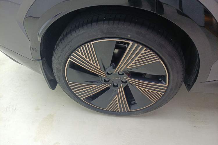 Used Lynk & Co 08 EM-P 2023 220 km Limited-Time Edition Exterior 8