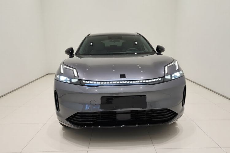 Used Lynk & Co 08 EM-P 2023 220 km Limited-Time Edition Front